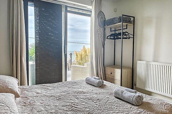 Serenity Retreat At Ogmore By Sea