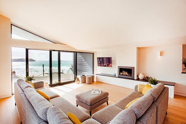 5-Bedroom Cottage with Hot Tub in New Polzeath
