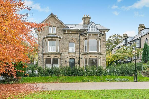 Apartment 5 The Castleton Suite