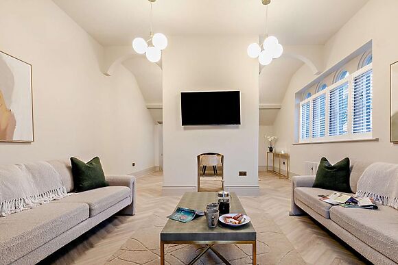 Apartment 5 The Castleton Suite