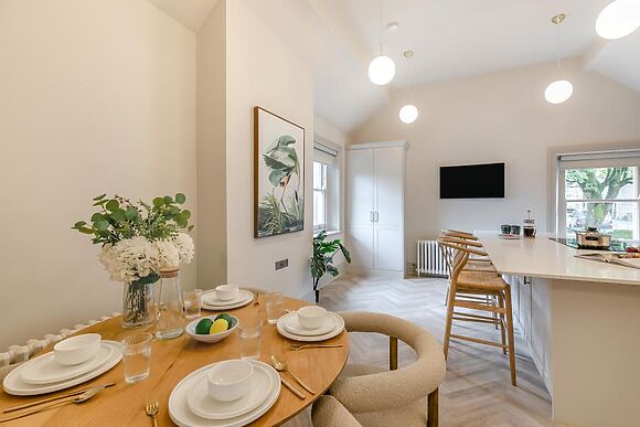 Apartment 6 The Chatsworth Suite