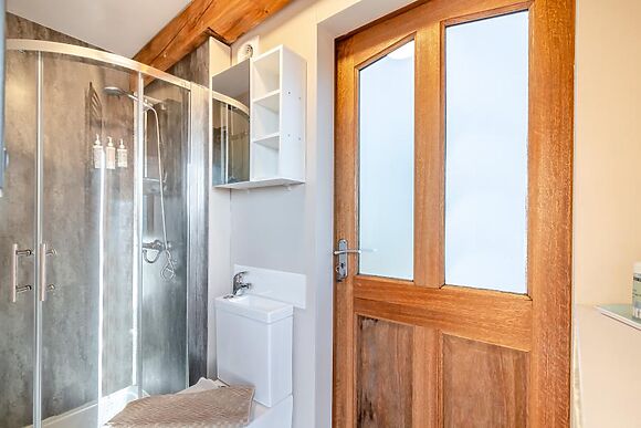 Hen Cabin