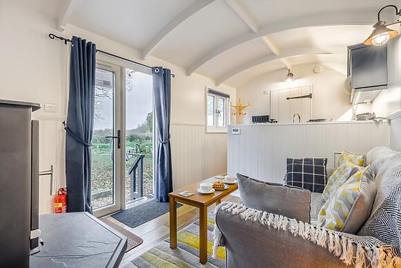 Meadow View Shepherds Hut