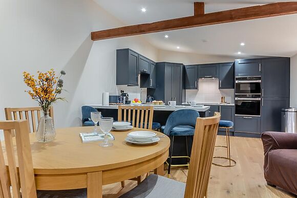 The Cottage At Latton Mill