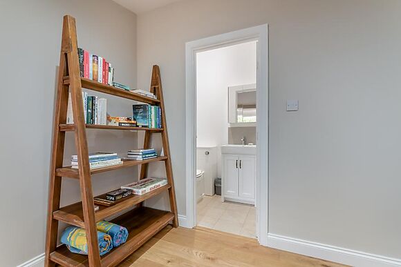 The Cottage At Latton Mill