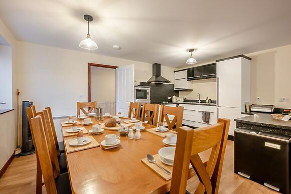 Swift Cottage Horning