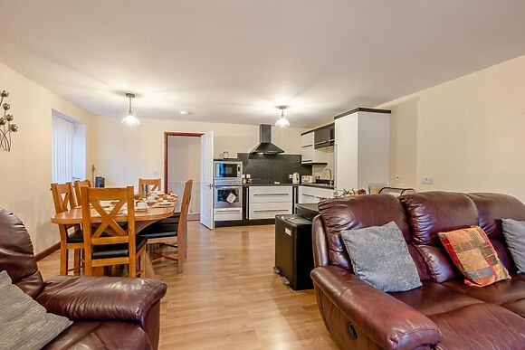 Swift Cottage Horning