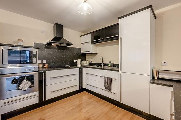 Swift Cottage Horning