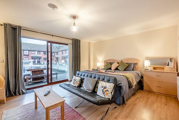 Swift Cottage Horning