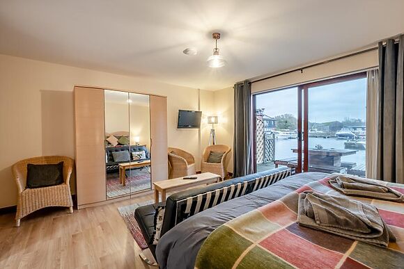 Swift Cottage Horning