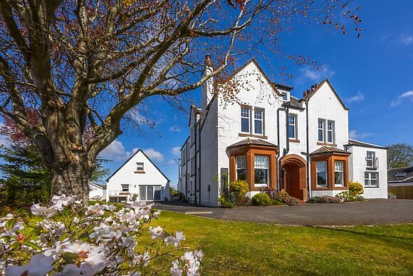 Pinewood Country House