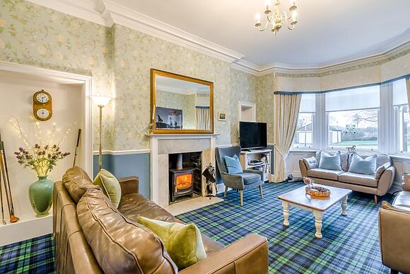 Pinewood Country House