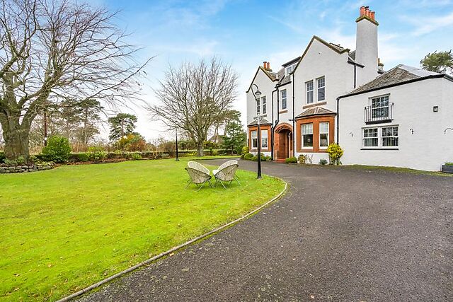 Pinewood Country House