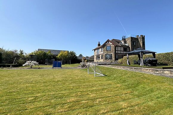 Castle Manor