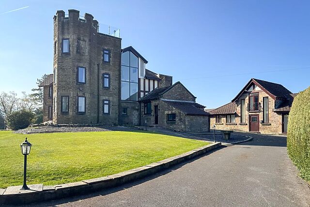 Castle Manor