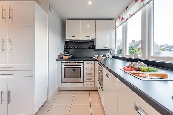 Rhodewood Apartment