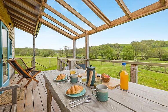 Charming Meadow Retreat