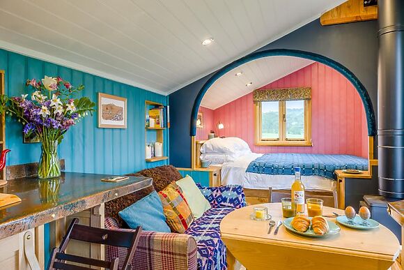 Charming Meadow Retreat