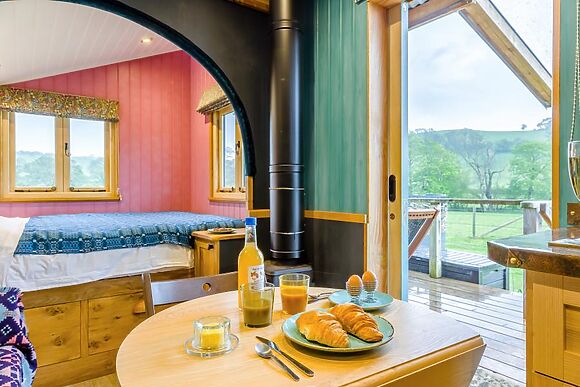 Charming Meadow Retreat