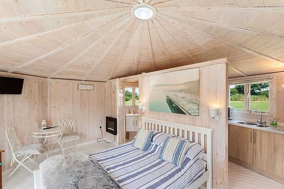 Hartland Glamping Berry Bay