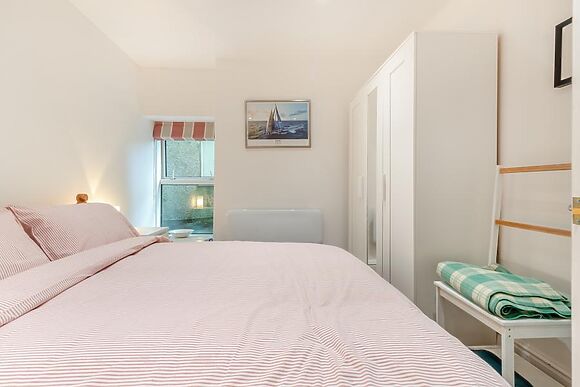 Glen View Apartment