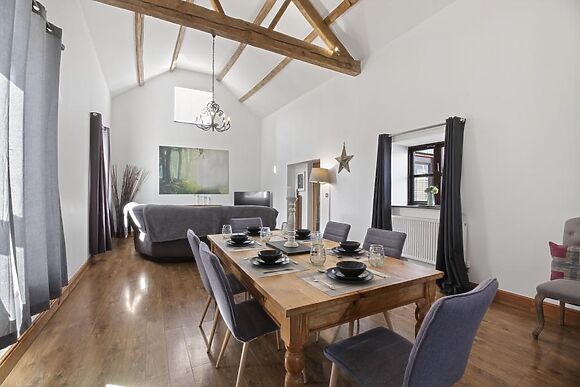 Ty Brith Barn