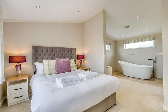 Lily Lodge