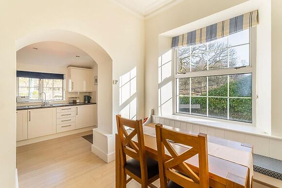 1 Borrans Park House