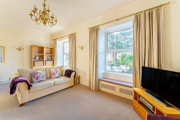 1 Borrans Park House