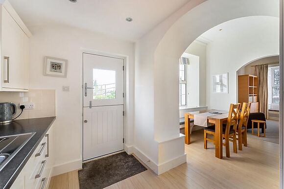 1 Borrans Park House