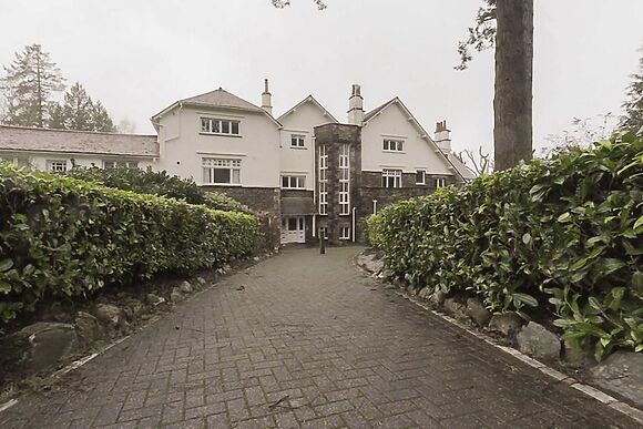6 Meadowcroft House