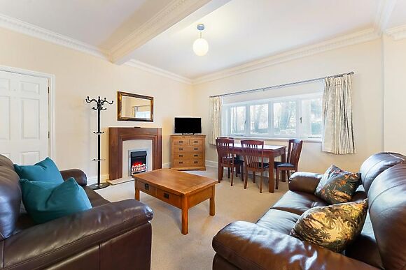 6 Meadowcroft House