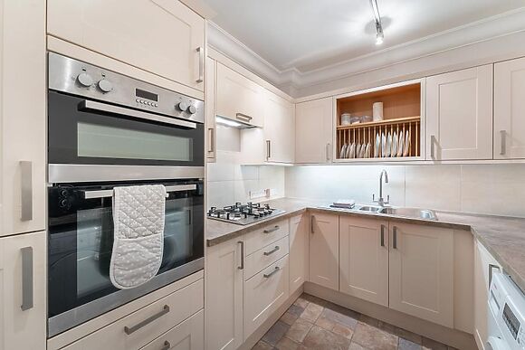 6 Meadowcroft House