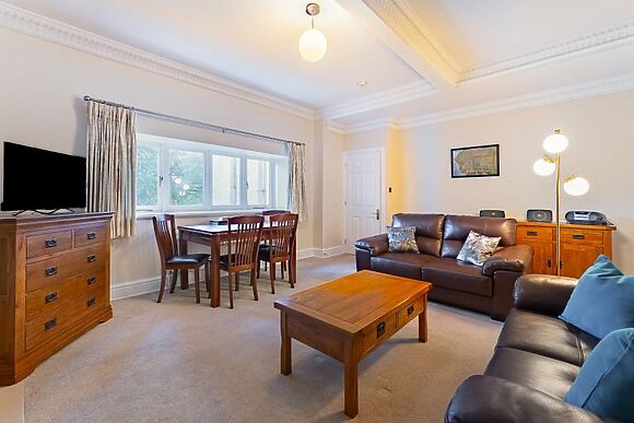 6 Meadowcroft House