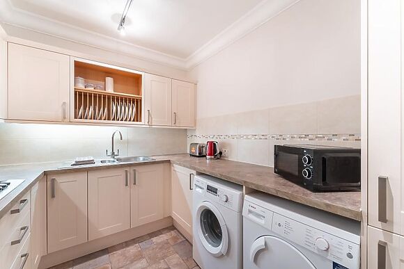 6 Meadowcroft House