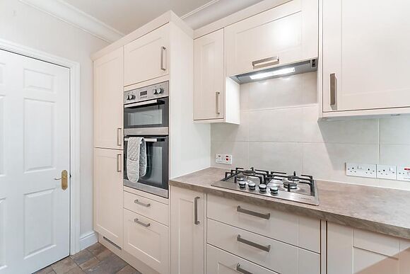6 Meadowcroft House