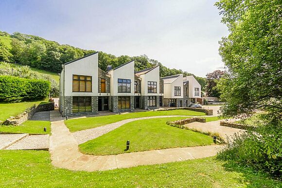 9 Blue Hill Park