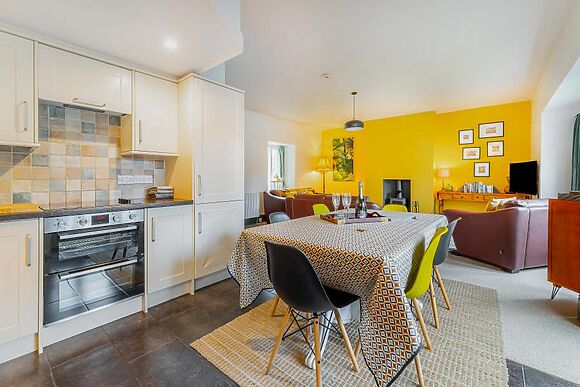 Curlew Close Cottage