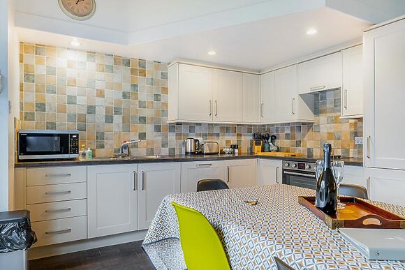 Curlew Close Cottage
