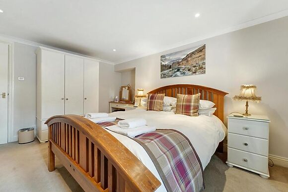 Chapel House At No 8