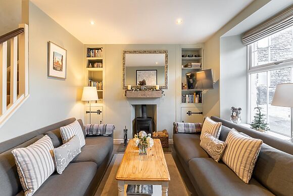 Lily Tarn Cottage