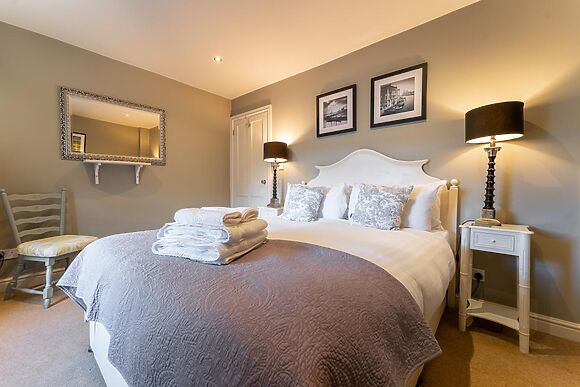 Lily Tarn Cottage
