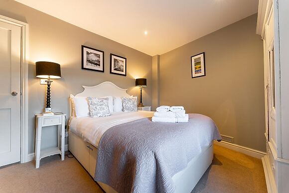 Lily Tarn Cottage