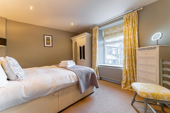 Lily Tarn Cottage