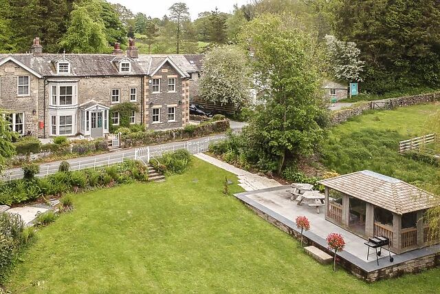 8-Bedroom Hot Tub House in Bowness-on-Windermere