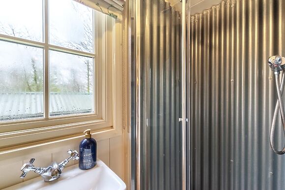 Spring House Shepherds Hut