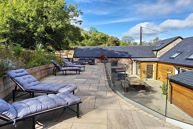 4-Bedroom Hot Tub Barn in Clearwell