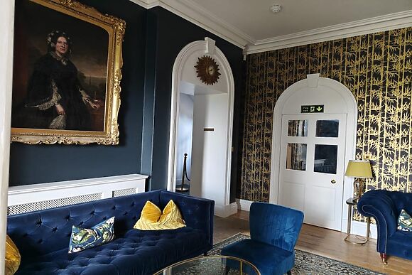 Country Park Manor House