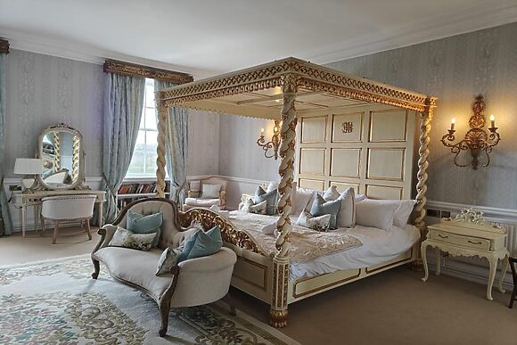 Country Park Manor House
