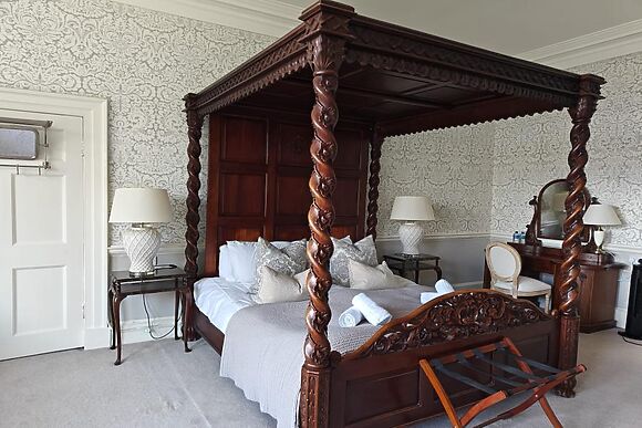 Country Park Manor House